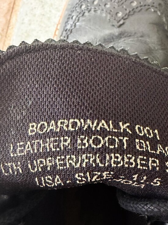 Boardwalk Wingtip Chukka Boots Black Leather Lace Up Mens Size 11.5